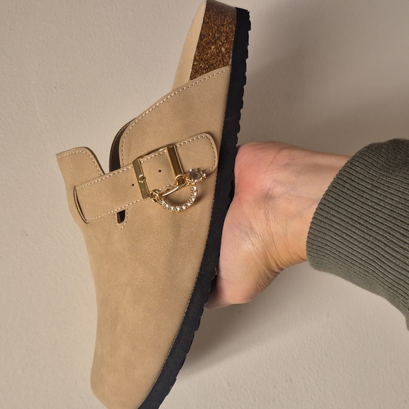 Olivia & Kate Clogs (91/2) Nwt - Picture 8 of 9